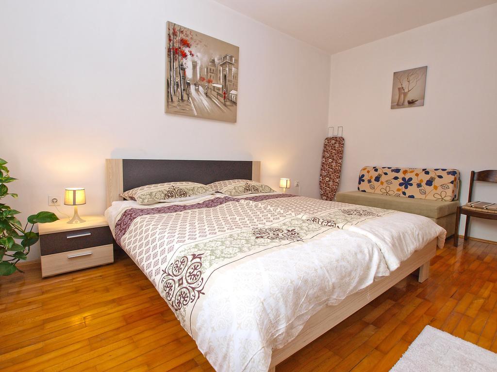 Family Friendly Apartment 946 Pula Luaran gambar