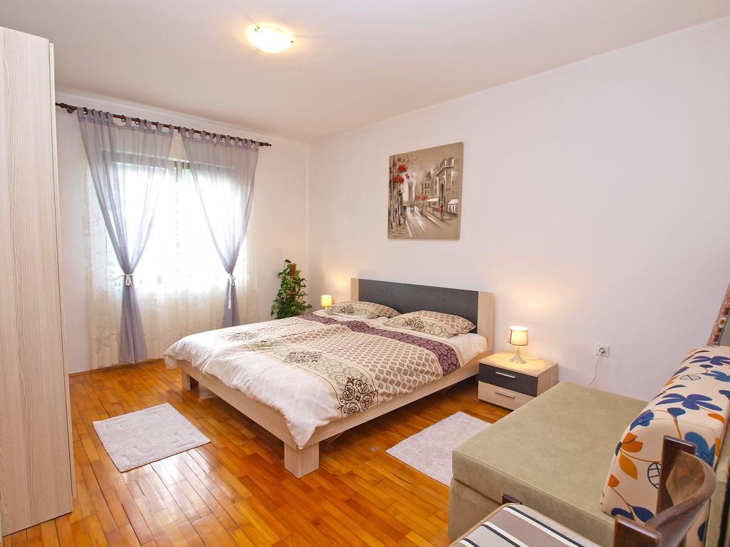 Family Friendly Apartment 946 Pula Luaran gambar